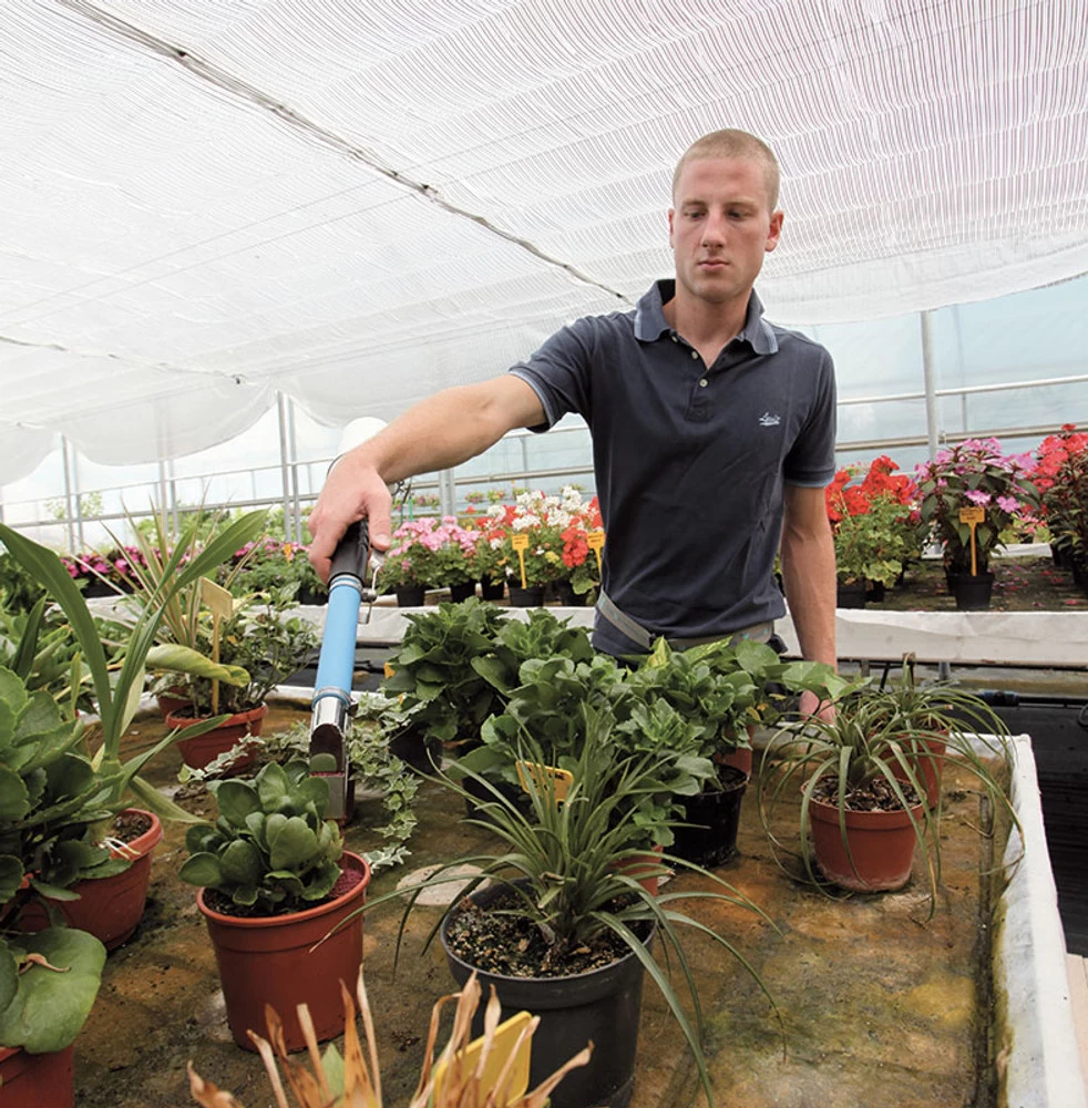 Handheld Topdressing Fertiliser Dispenser (Short) 4 Handheld Topdressing Fertiliser Dispenser (Short) - Image 2